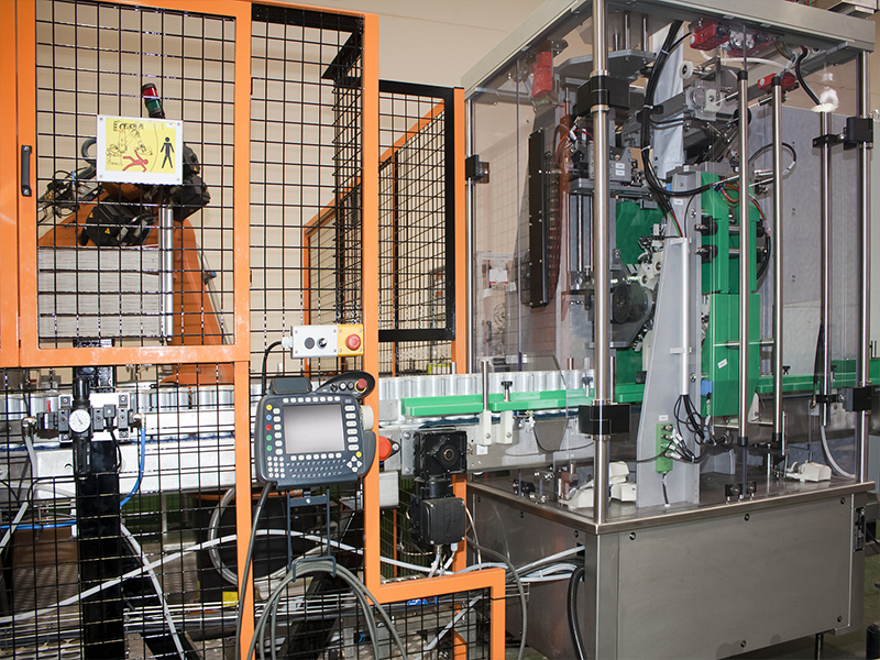 某自动化车间使用超帆耐扭转电缆